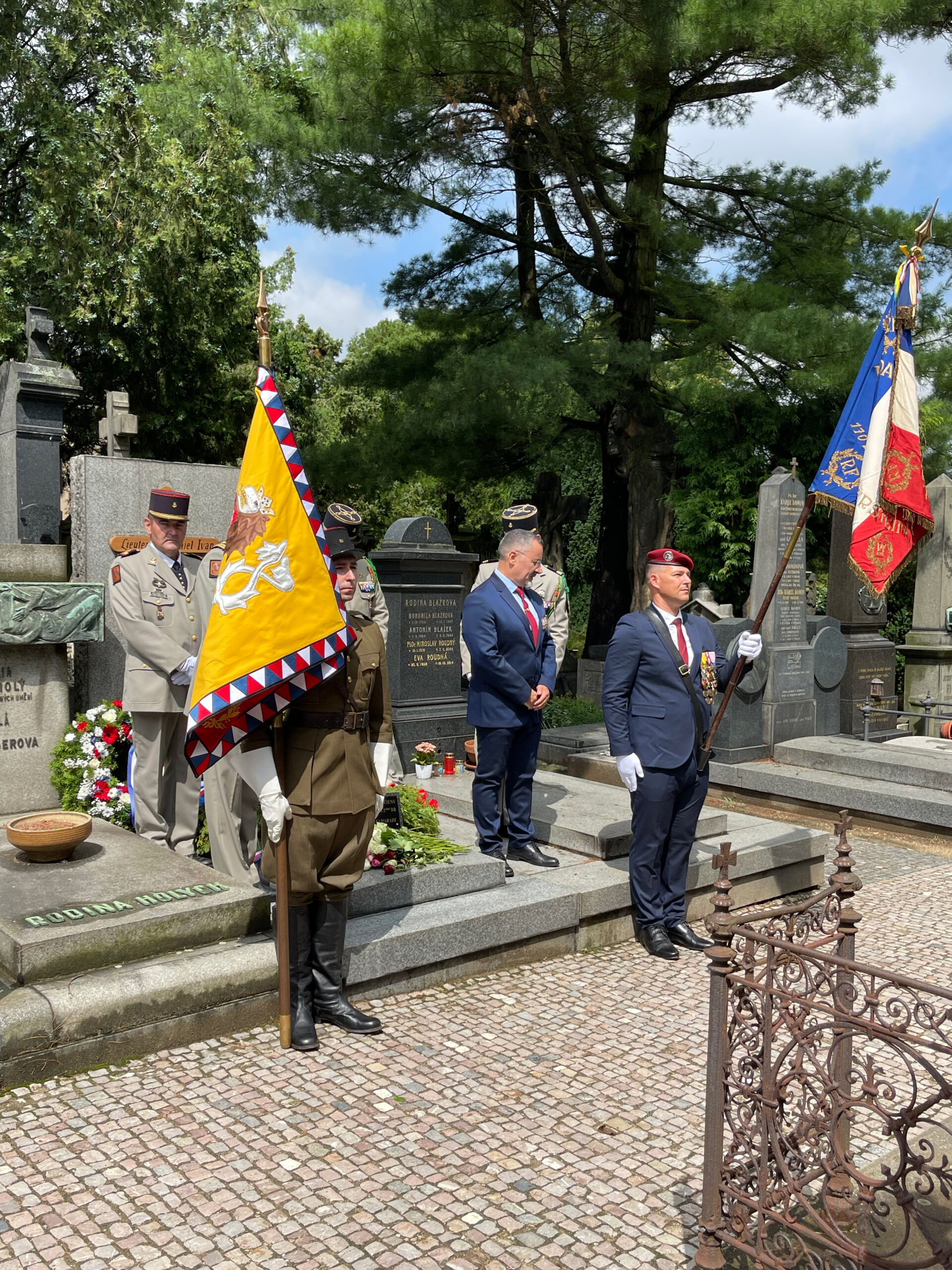 commémoration franco-tchèque Cimetière national de Vysehrad