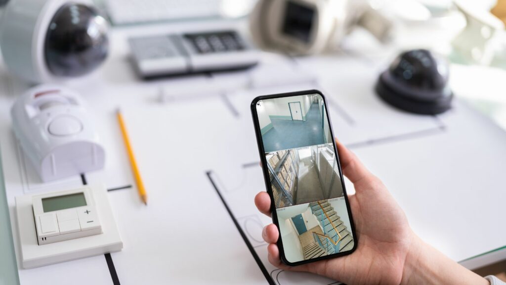 caméra de surveillance connectée au téléphone